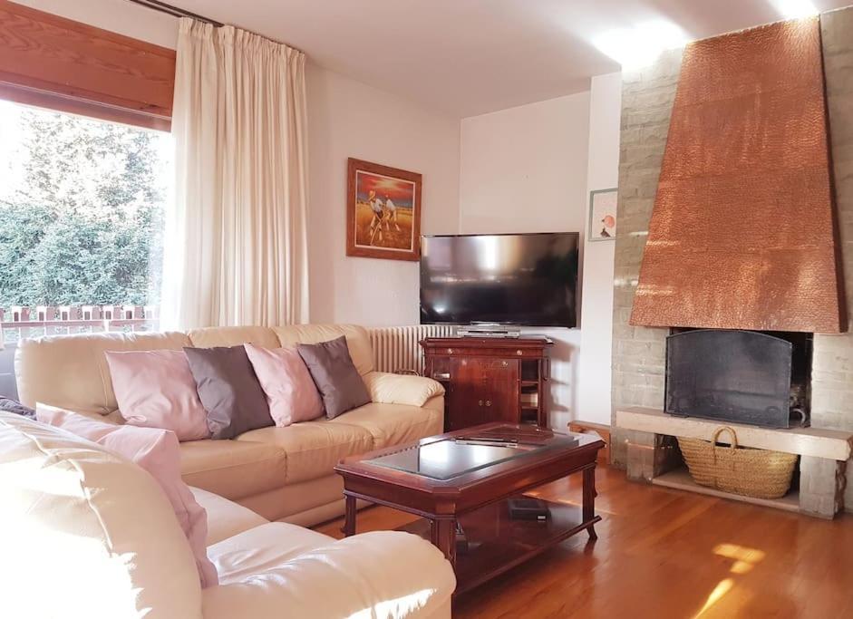 Apartamento Con Encanto San Lorenzo de Morunys Ngoại thất bức ảnh